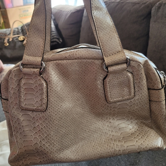 Guess Handbag - Picture 5 of 5